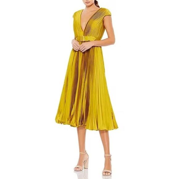 Mac Duggal Women's Pleated Cap Sleeve Belted A-Line Dress Green Size 14 NWT - Picture 1 of 11